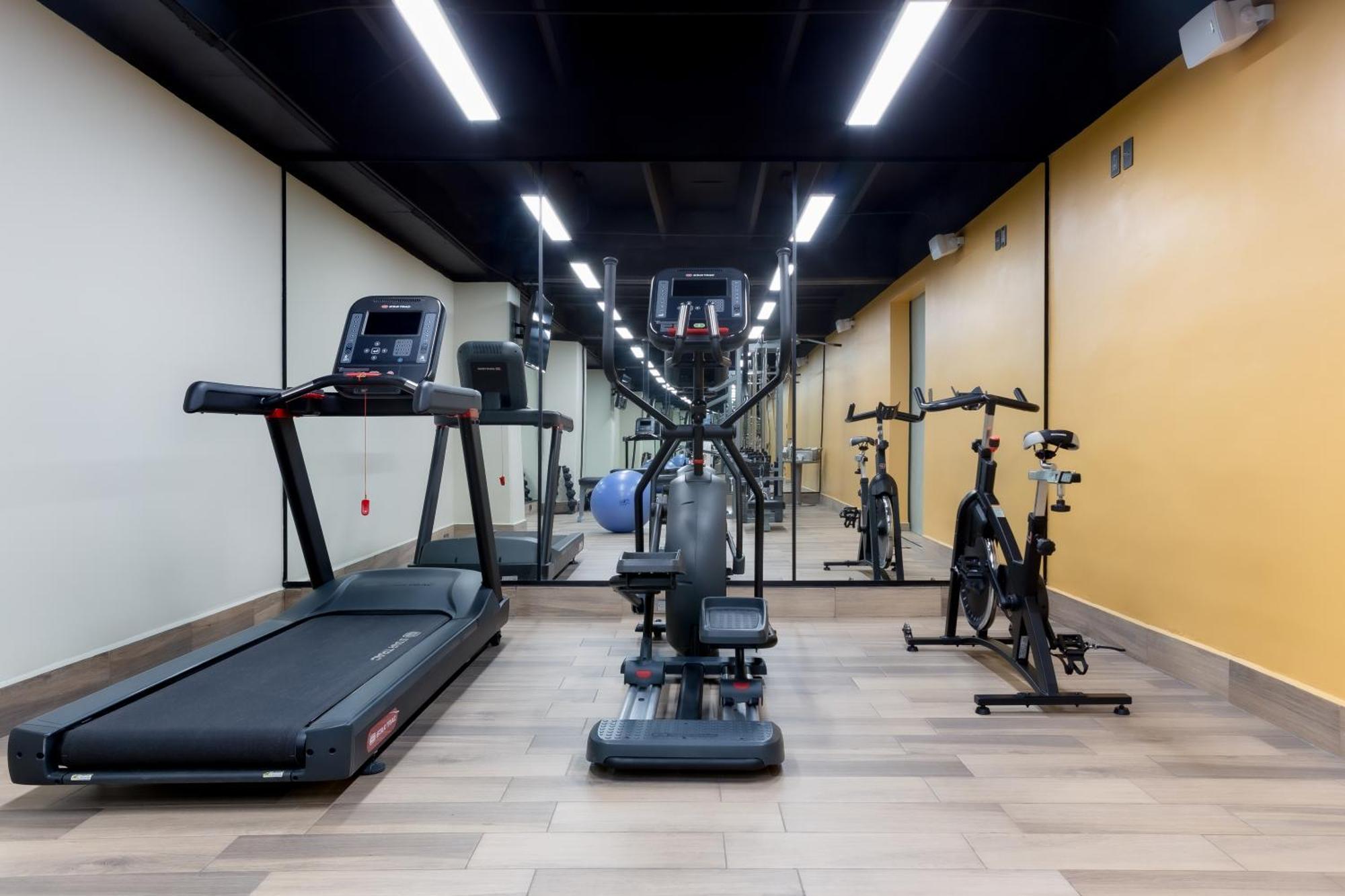 Hotel La Joya Pachuca Exterior foto The gym at the hotel